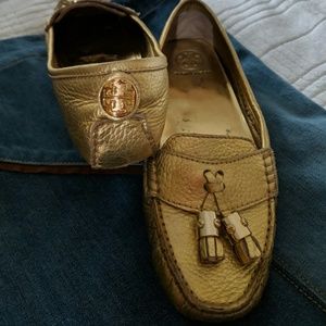 Tory Burch size 8 gold loafers